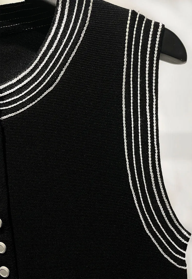 Women Single Breasted Knitted Tank Dress Slim Fit Female Contrast Color O-Neck Mini Robe for Early Autumn
Women Single Breasted Knitted Tank Dress Slim Fit Female Contrast Color O-Neck Mini Robe for Early Autumn 