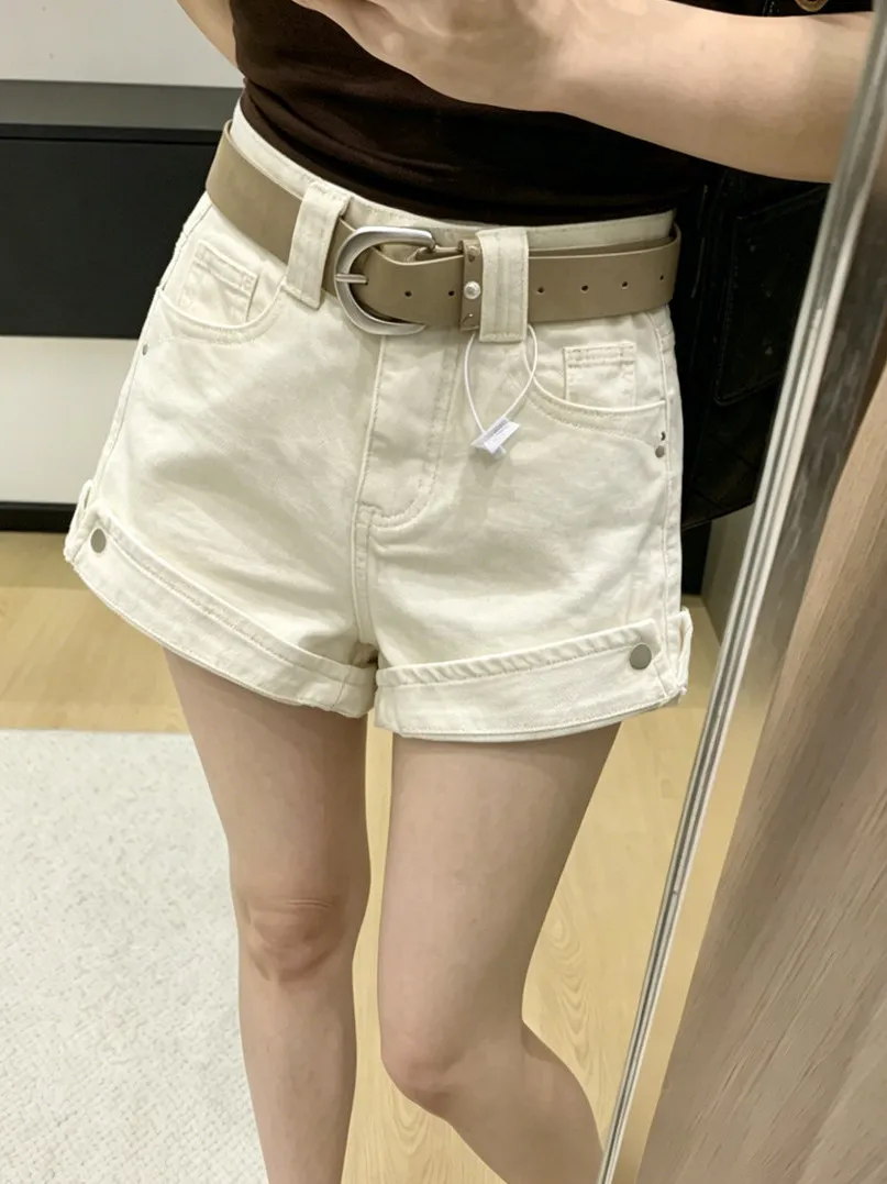 High Waist Straight Leg Denim Shorts Women's Summer 2026 New Small Size Super Cute Butt Lifting Slimming A-Line Pants
High Waist Straight Leg Denim Shorts Women's Summer 2026 New Small Size Super Cute Butt Lifting Slimming A-Line Pants