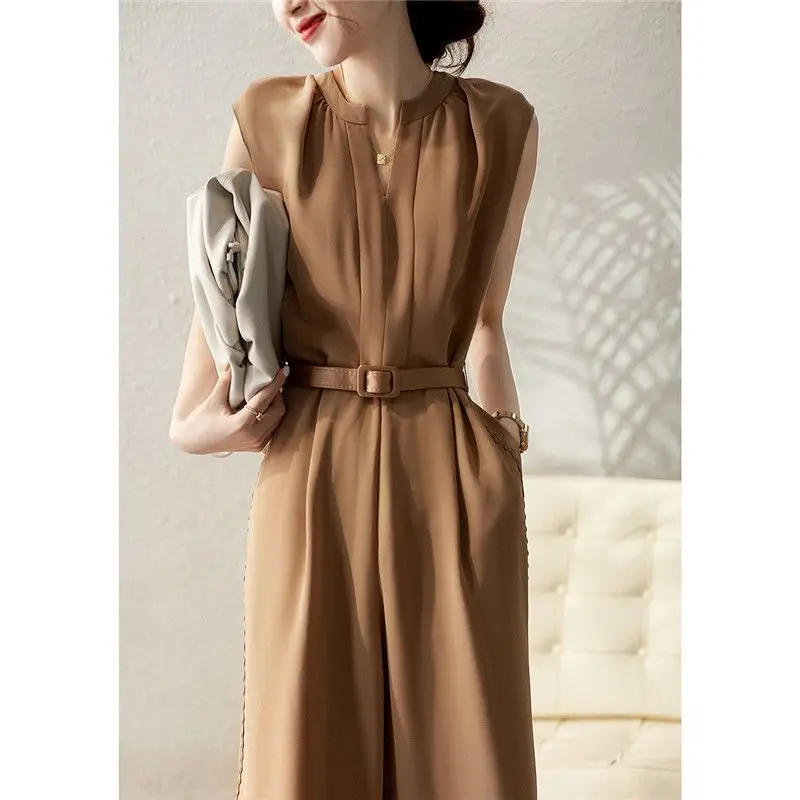 2026 Spring New Loose and High end Lnternet Popular Popular Fashion Jumpsuit Women's Style V-neck Waist Waist Slimming Jumpsuit
2026 Spring New Loose and High end Lnternet Popular Popular Fashion Jumpsuit Women's Style V-neck Waist Waist Slimming Jumpsuit