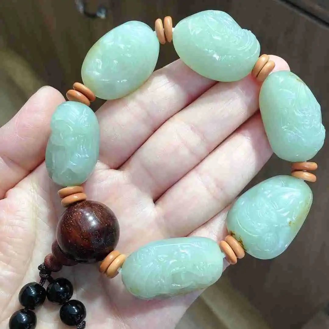 Natural Hetian Jade Bracelet Original Stone Carving "God of Wealth" Bracelet Handheld Playing with Jade Oil Glossy with Leather
Natural Hetian Jade Bracelet Original Stone Carving "God of Wealth" Bracelet Handheld Playing with Jade Oil Glossy with Leather