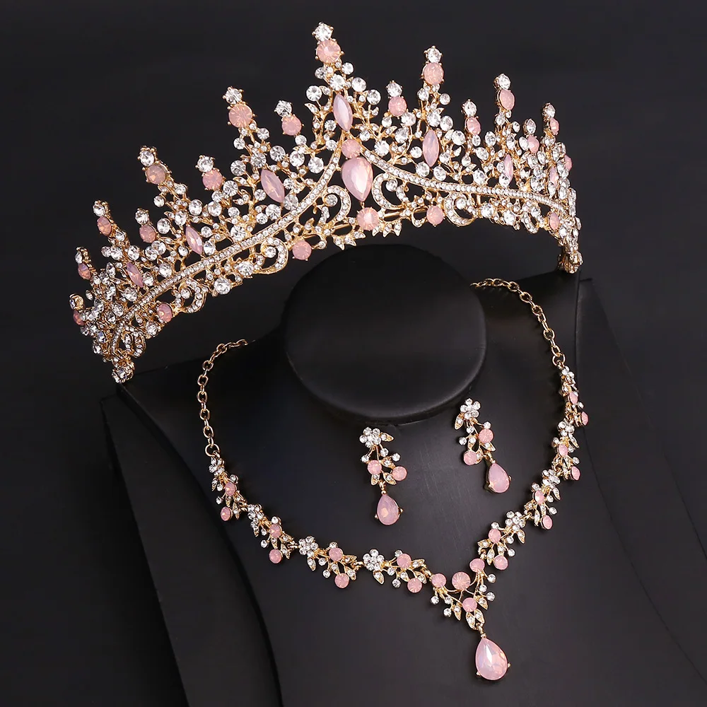 Bridal Wedding Crown Necklace Earpin Three Piece Set Paired with formal attire, like a fairy descending to earth
Bridal Wedding Crown Necklace Earpin Three Piece Set Paired with formal attire, like a fairy descending to earth