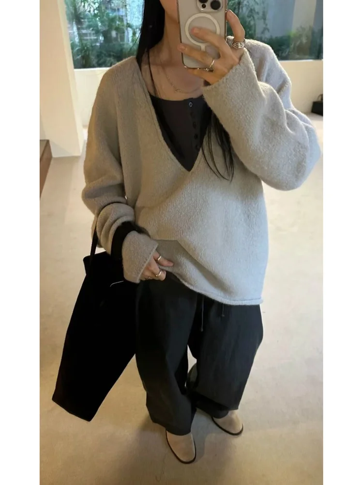 Loose Fit V-Ne Knitted Sweater Women's Soft Cozy Retro Design Lazy Sle Top Faionable Turn-Up Sve Long Sve Crew Ne
Loose Fit V-Ne Knitted Sweater Women's Soft Cozy Retro Design Lazy Sle Top Faionable Turn-Up Sve Long Sve Crew Ne