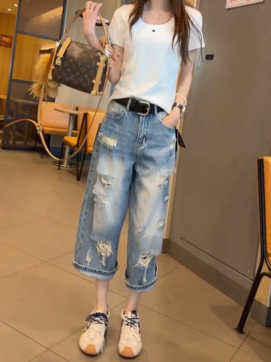 Slimming High Waist Wide Leg Jeans Women's Summer Thin New Style Casual Blue Denim Pants Straight Cut Trousers for Young Girls
Slimming High Waist Wide Leg Jeans Women's Summer Thin New Style Casual Blue Denim Pants Straight Cut Trousers for Young Girls