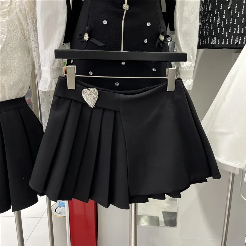 Pure Desire Sexy Girl Style Pleated Black Suit Skirt Diamond Embedded Heart Short Skirt Anti Exposure High Waist A-Line Skirt
Pure Desire Sexy Girl Style Pleated Black Suit Skirt Diamond Embedded Heart Short Skirt Anti Exposure High Waist A-Line Skirt