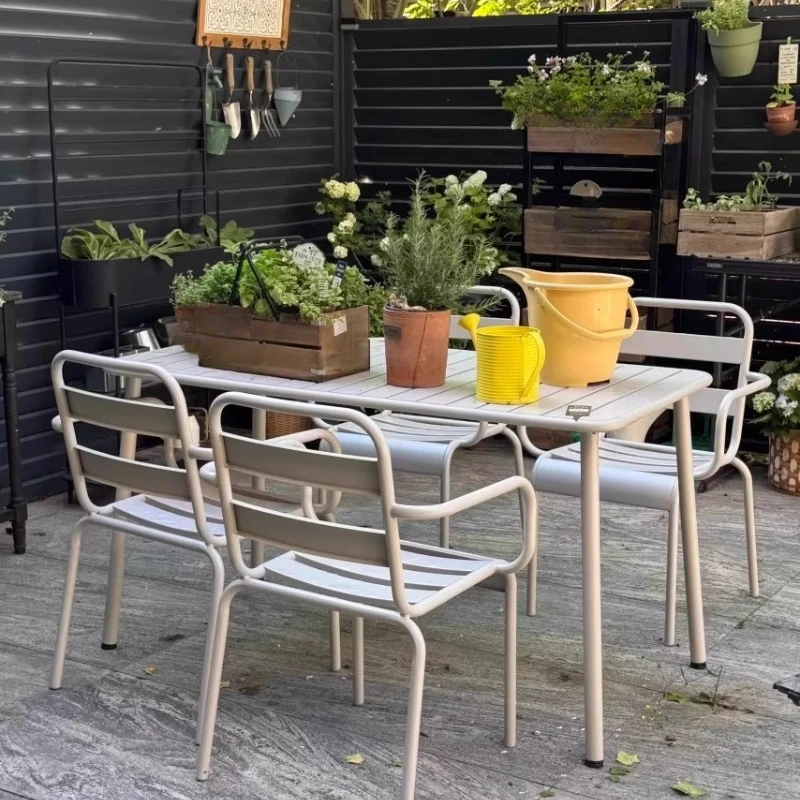 District courtyard leisure table open-air waterproof wrought iron dining table balcony dessert table
District courtyard leisure table open-air waterproof wrought iron dining table balcony dessert table