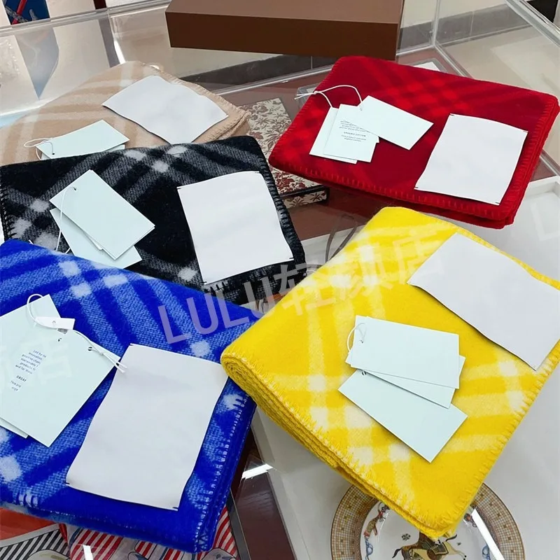 Scarf Shawl Double-Faced Plaid Wool Scarf Neck Warmer Soft Comfortable Fashion Long Scarf for Men and Women
Scarf Shawl Double-Faced Plaid Wool Scarf Neck Warmer Soft Comfortable Fashion Long Scarf for Men and Women