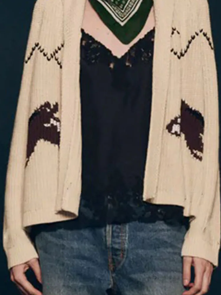 Новый осенне-зимний толстый свободный женский кардиган, повседневный свитер с лацканами для поездок на работу, винтажный узор, вязаная куртка с длинными рукавами и принтом
Новый осенне-зимний толстый свободный женский кардиган, повседневный свитер с лацканами для поездок на работу, винтажный узор, вязаная куртка с длинными рукавами и принтом