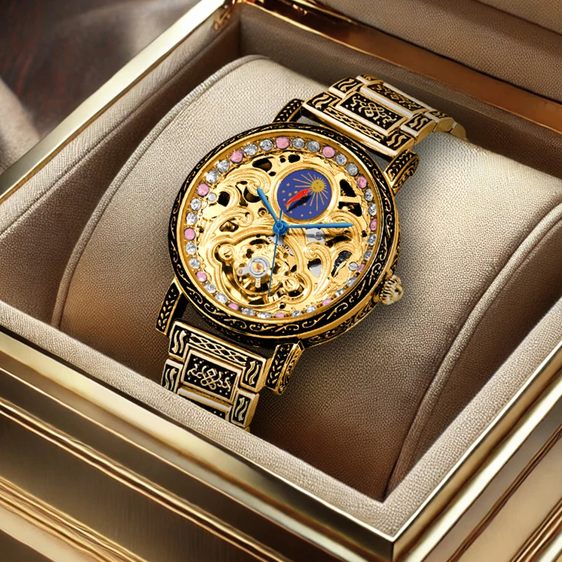 Мужские механические часы в элегантном и художественном стиле с золотым стальным ремешком, гравировкой луны, солнца и звезд.
Мужские механические часы в элегантном и художественном стиле с золотым стальным ремешком, гравировкой луны, солнца и звезд.