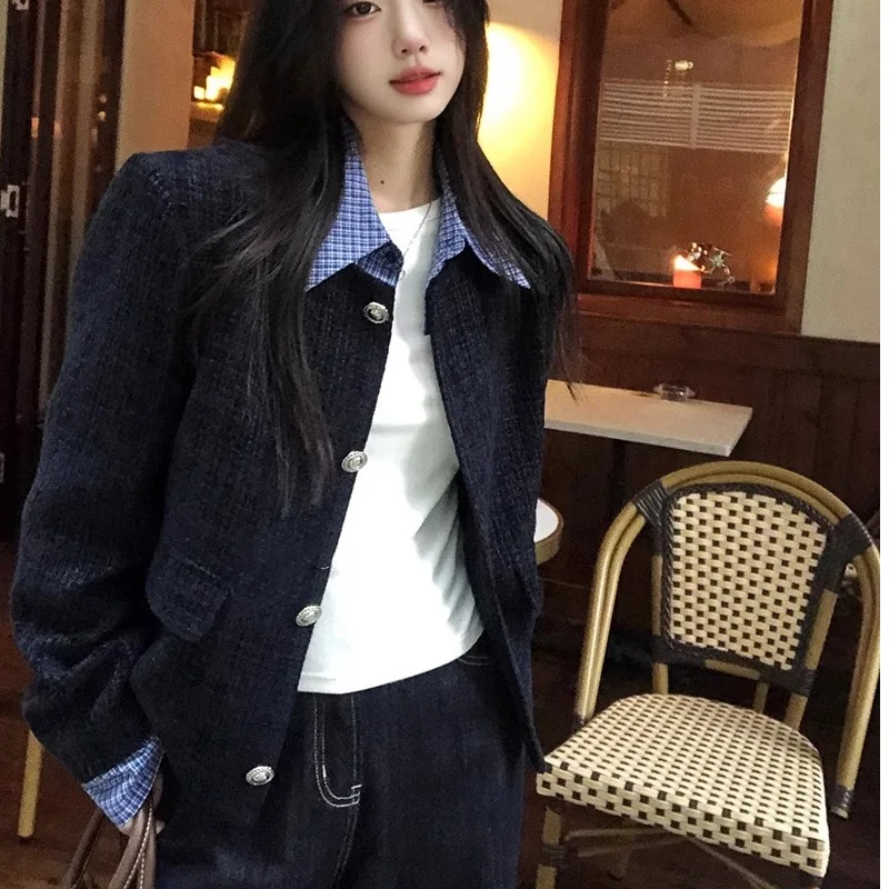 Жакет из твида женский осенний, шерстяной, приталенный, простой, матовый, с отложным воротником, карманами, пуговицами, эффектом потертости, на завязках, минимализм
Жакет из твида женский осенний, шерстяной, приталенный, простой, матовый, с отложным воротником, карманами, пуговицами, эффектом потертости, на завязках, минимализм