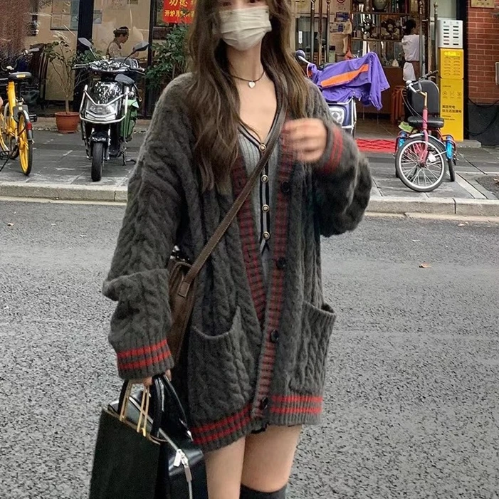 preppy style single-breasted solid casual oversized cardigan autumn winter V-neck wool knitted sweater women long coat female
preppy style single-breasted solid casual oversized cardigan autumn winter V-neck wool knitted sweater women long coat female