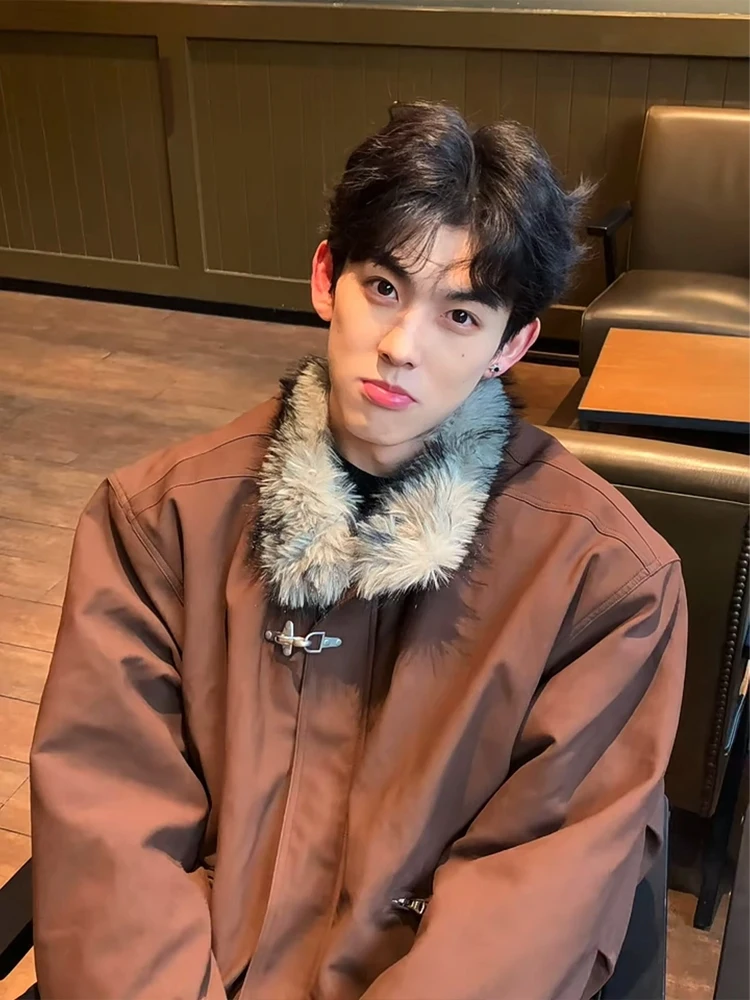 Мужское хлопковое пальто Cleanfit American Sle Aircrt Bule Eagle, зимнее модное брендовое хлопковое пальто с меховым воротником
Мужское хлопковое пальто Cleanfit American Sle Aircrt Bule Eagle, зимнее модное брендовое хлопковое пальто с меховым воротником