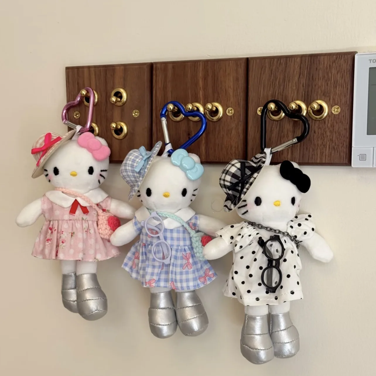 Hello Kitty с леопардовым принтом, длинные ноги, плюшевая кукла, брелок Kawaii, черная кожа, Kt Cat, подарок на день рождения, пушистая мягкая игрушка, кулон
Hello Kitty с леопардовым принтом, длинные ноги, плюшевая кукла, брелок Kawaii, черная кожа, Kt Cat, подарок на день рождения, пушистая мягкая игрушка, кулон