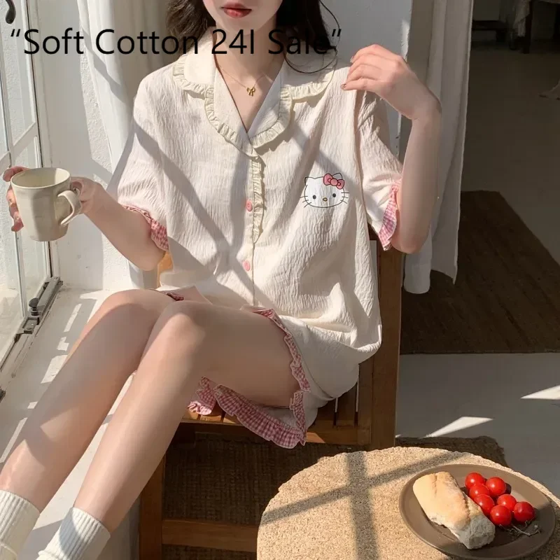 Summer new pink cartoon Hello Kitty pajamas women's short-sleeved woven cloud cotton sweet princess style loungewear
Summer new pink cartoon Hello Kitty pajamas women's short-sleeved woven cloud cotton sweet princess style loungewear