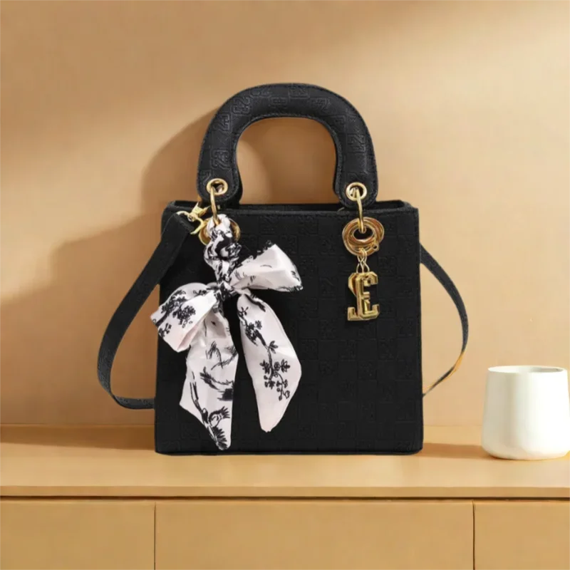 Женская роскошная дизайнерская большая сумка, женская элитная сумка, трендовые сумки через плечо для поездок на работу, модный подарок для женщины
Женская роскошная дизайнерская большая сумка, женская элитная сумка, трендовые сумки через плечо для поездок на работу, модный подарок для женщины