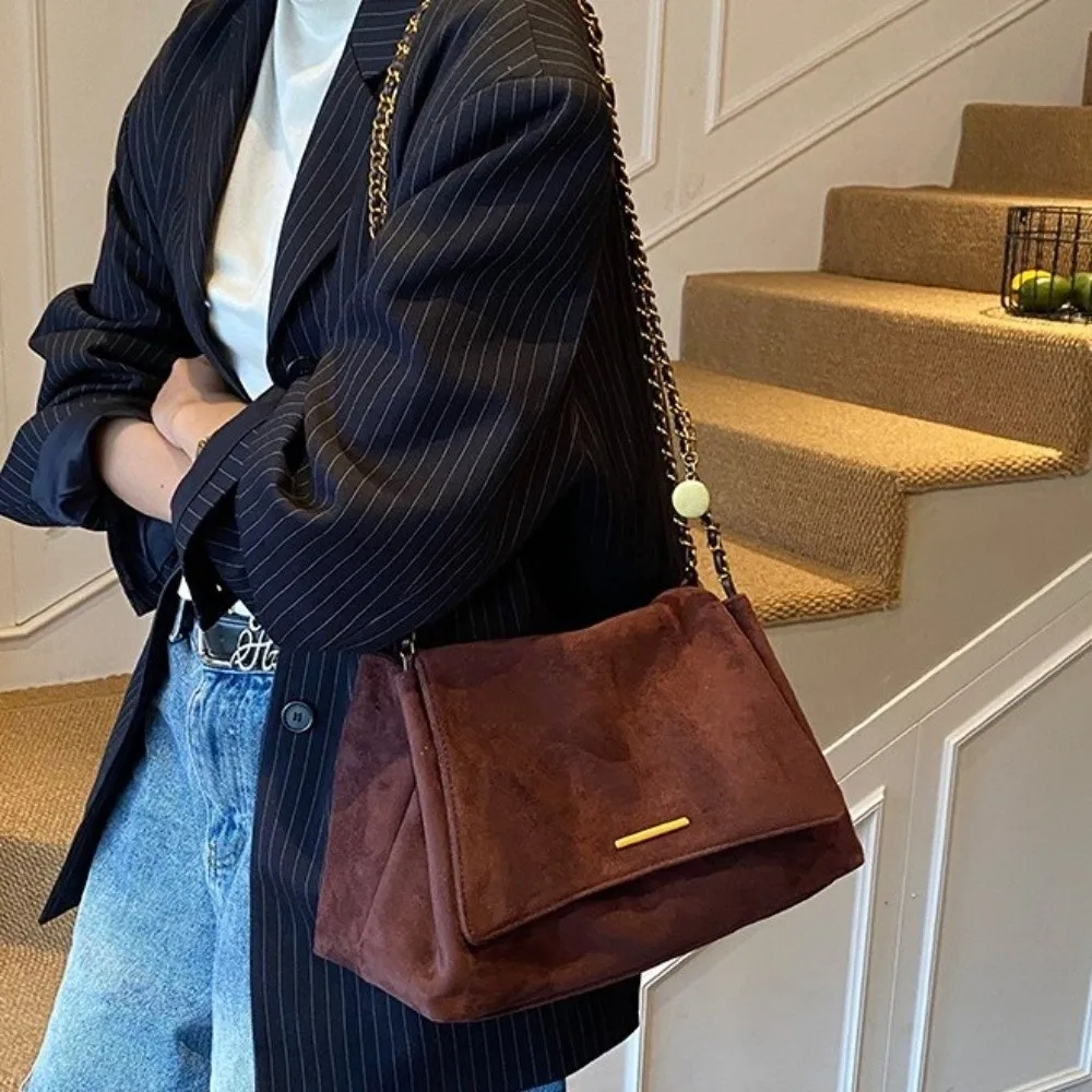 New Suede One Shoulder Tote Bag Large Capacity Casual Spacious Shoulder Bag Elegant Solid Buckle Underarm Bag Evening Out
New Suede One Shoulder Tote Bag Large Capacity Casual Spacious Shoulder Bag Elegant Solid Buckle Underarm Bag Evening Out