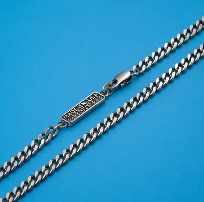 Thai silver men's and women's personalized letter bare necklace s925 sterling silver jewelry retro dyed black chain
Thai silver men's and women's personalized letter bare necklace s925 sterling silver jewelry retro dyed black chain