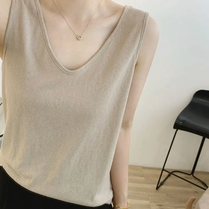 plus Size Women's T-Shirt Slimming Hide Meat Inner Wear Small Vest Summer Casual Loose Fit Versatile Top for Heavy Girls
plus Size Women's T-Shirt Slimming Hide Meat Inner Wear Small Vest Summer Casual Loose Fit Versatile Top for Heavy Girls