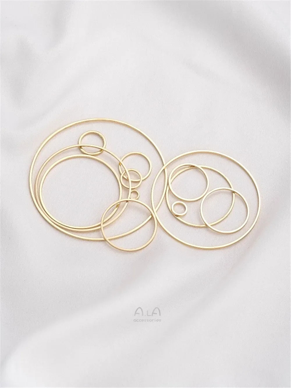 14-каратное золото, завернутая закрытая петля, аксессуары для самостоятельного изготовления, круглые браслеты ручной работы, ожерелья, серьги, ювелирные изделия, подвесные кольца, материалы
14-каратное золото, завернутая закрытая петля, аксессуары для самостоятельного изготовления, круглые браслеты ручной работы, ожерелья, серьги, ювелирные изделия, подвесные кольца, материалы