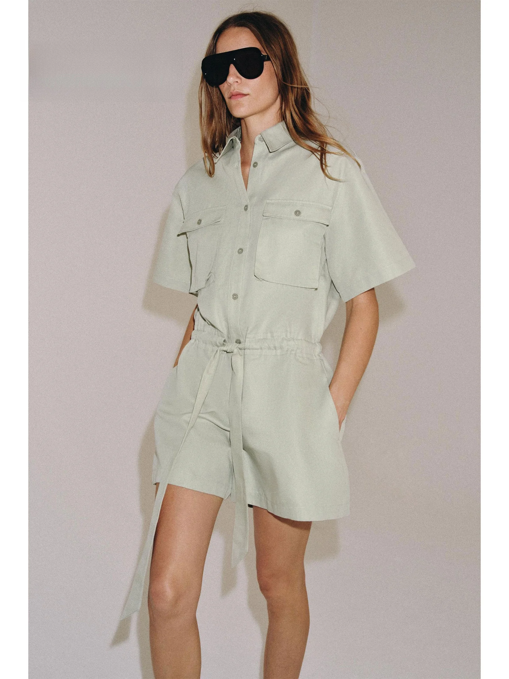 Casual Workwear Style Short Sleeve Overalls Women's Summer 2026 Mint Green Collared Waist Cinched Shorts One-Piece Suit
Casual Workwear Style Short Sleeve Overalls Women's Summer 2026 Mint Green Collared Waist Cinched Shorts One-Piece Suit