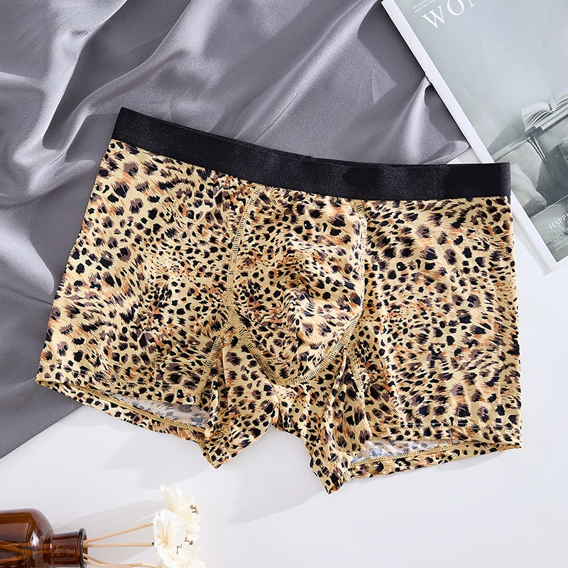 Леопардовые боксеры из ледяного шелка, мужское нижнее белье, графеновые мужские трусы, дышащие удобные мужские трусы, ультратонкие шорты-боксеры, багажник
Леопардовые боксеры из ледяного шелка, мужское нижнее белье, графеновые мужские трусы, дышащие удобные мужские трусы, ультратонкие шорты-боксеры, багажник