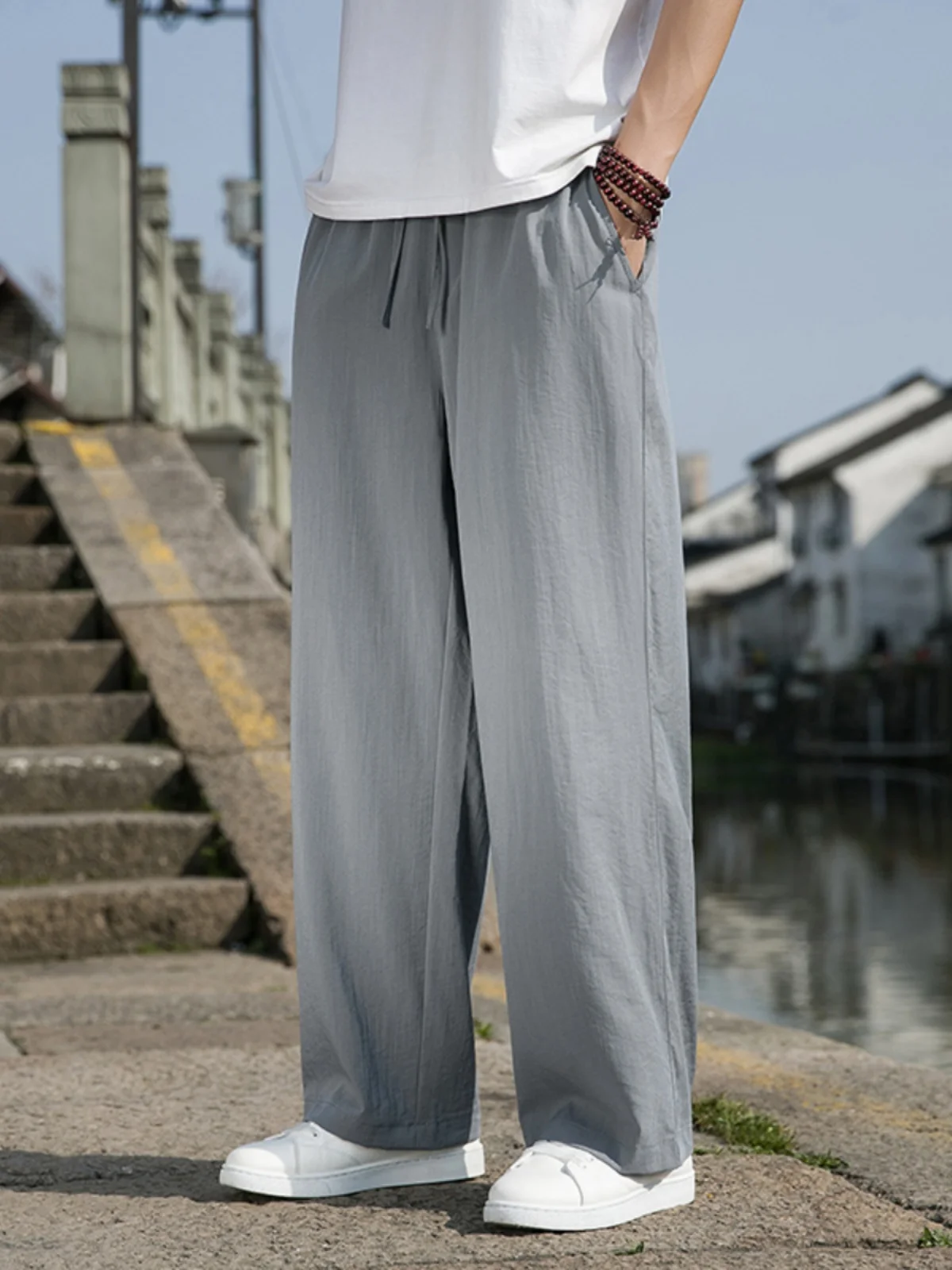 Мужские летние тонкие брюки из ледяного шелка: модные, повседневные, свободные, прямые, струящиеся, длинные, с охлаждающим эффектом, легкие, дышащие
Мужские летние тонкие брюки из ледяного шелка: модные, повседневные, свободные, прямые, струящиеся, длинные, с охлаждающим эффектом, легкие, дышащие