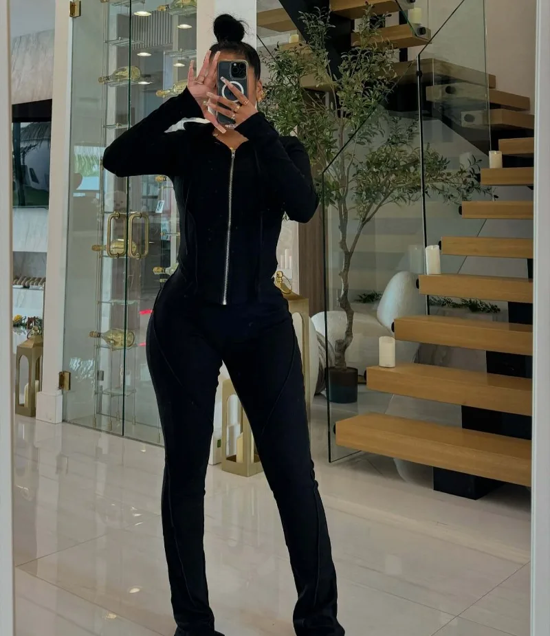 Женские спортивные костюмы в рубчик, комплект из 2 предметов, куртки с капюшоном на молнии и длинными рукавами, топы + расклешенные брюки с разрезом, тонкие повседневные костюмы
Женские спортивные костюмы в рубчик, комплект из 2 предметов, куртки с капюшоном на молнии и длинными рукавами, топы + расклешенные брюки с разрезом, тонкие повседневные костюмы