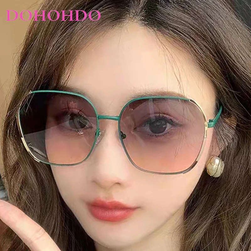 Trend Oversized Square Metal Legs Women Sunglasses Fashion Brand Design Men Sunglass Outdoor Travel Eyewear Ladies Lentes UV400
Trend Oversized Square Metal Legs Women Sunglasses Fashion Brand Design Men Sunglass Outdoor Travel Eyewear Ladies Lentes UV400
