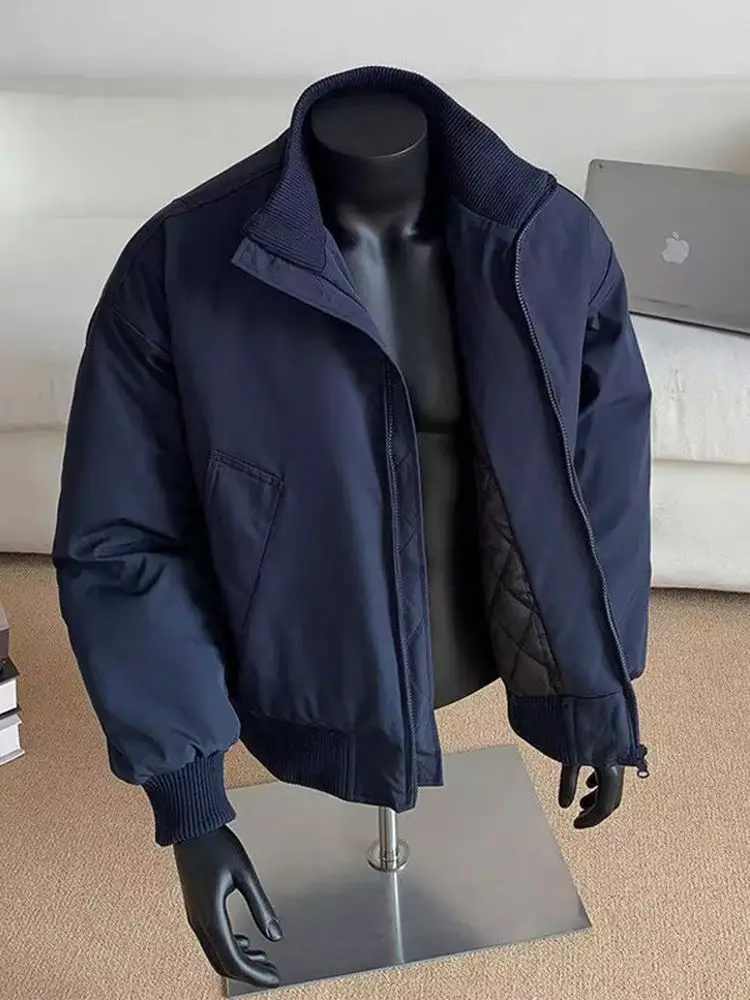 Мужская утепленная хлопковая куртка-бомбер синего цвета на молнии для осени и зимы, повседневная городская модная верхняя одежда
Мужская утепленная хлопковая куртка-бомбер синего цвета на молнии для осени и зимы, повседневная городская модная верхняя одежда