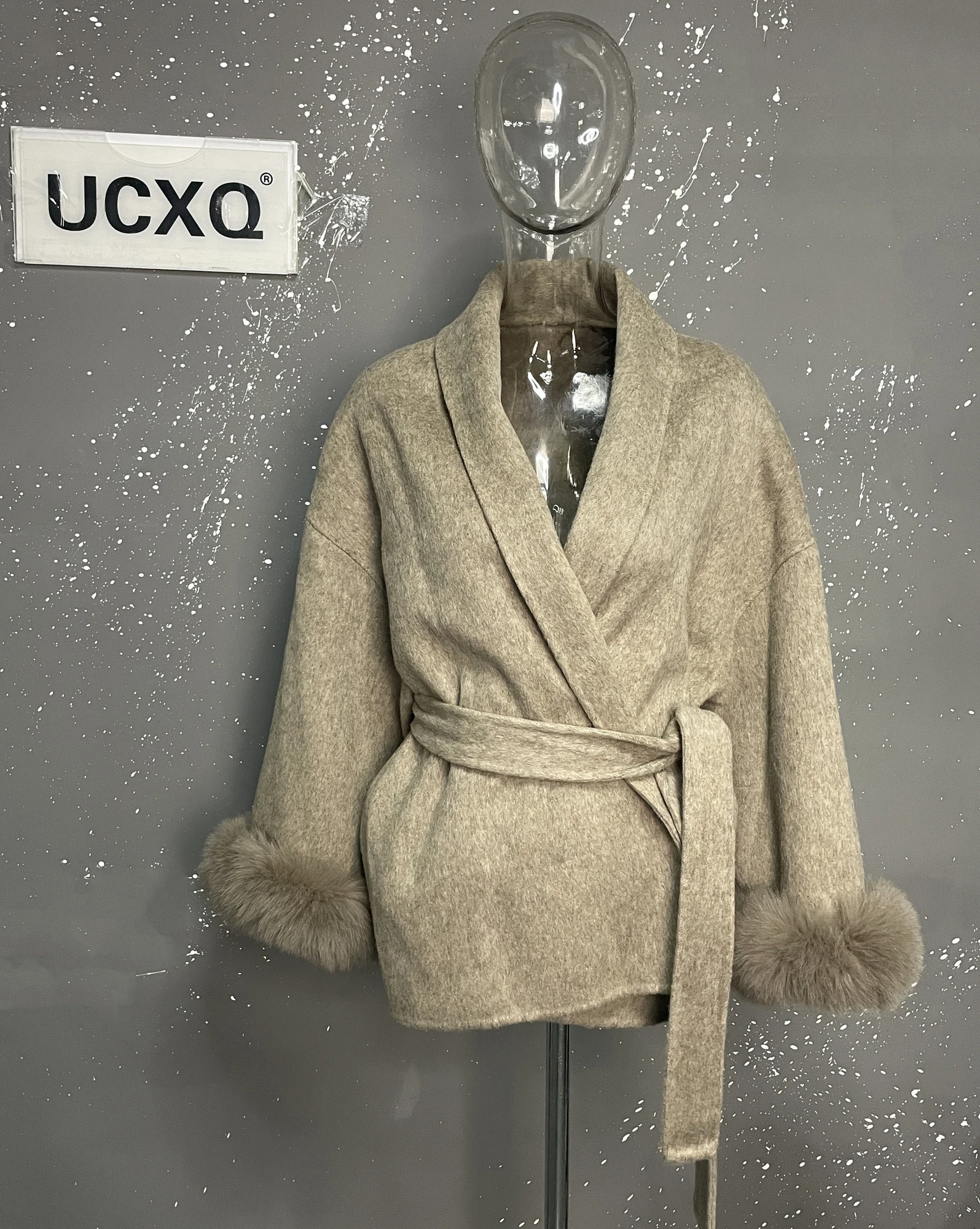 UCXQ Elegant OL Office Lady Overcoats Fur Patchwork Long Sleeve Woolen Coat Beautiful Women's Clothing Jacket Autumn 2025 Winter 37 Sa5d227d4ebbd4c33a424879314debf7cY