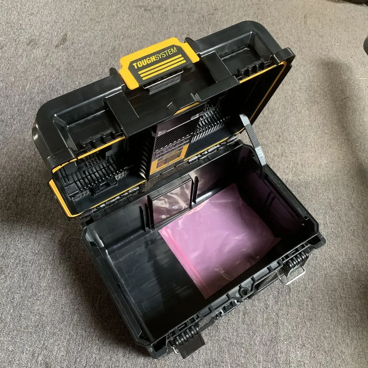 DeWalt DWST1-83471 Toughsystem 2.0 Battery Charger Box 18 / 54v XR USB Charge 20 / 60V DWST83470-GB Charge second-hand
DeWalt DWST1-83471 Toughsystem 2.0 Battery Charger Box 18 / 54v XR USB Charge 20 / 60V DWST83470-GB Charge second-hand