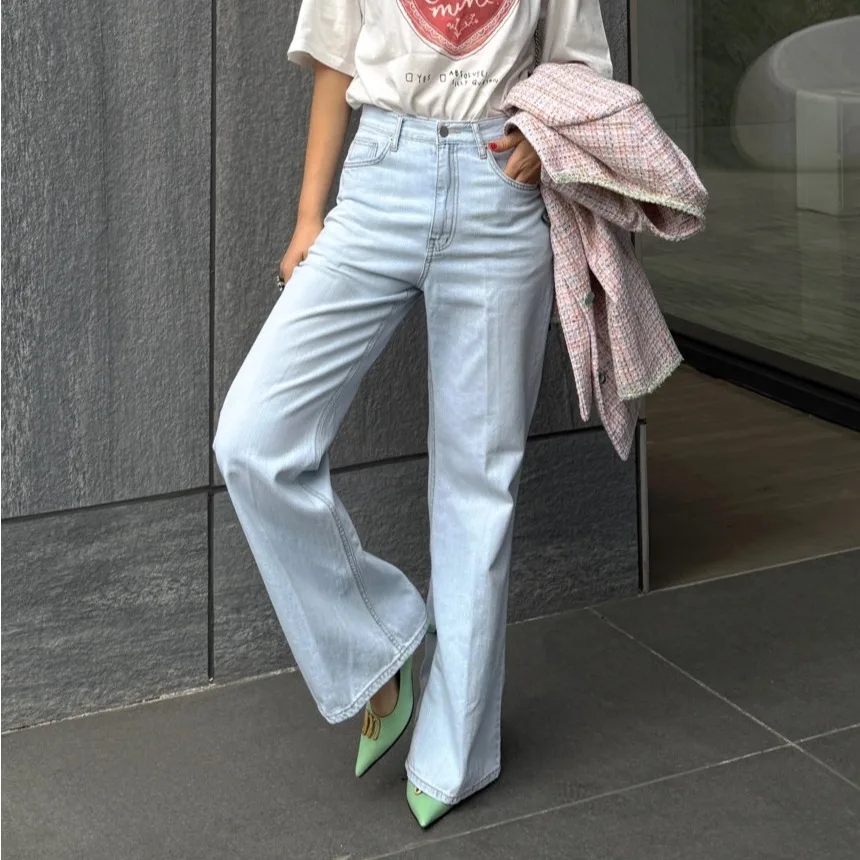 Retro Style Light Wash Bell Bottom Denim Jeans High Waist Casual Cotton Stretch Ladies Jeans Versatile Fashion Design 2026 Ne...
Retro Style Light Wash Bell Bottom Denim Jeans High Waist Casual Cotton Stretch Ladies Jeans Versatile Fashion Design 2026 Ne...