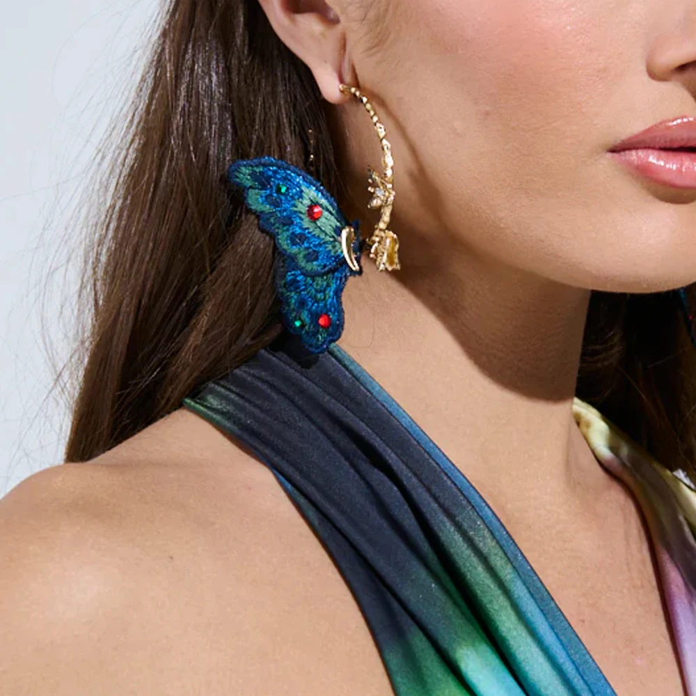 Vintage Blue Butterfly Exaggerate Earrings Wedding for Women Gift Statement Design Large Metal Hoop Earrings Party Accessories
Vintage Blue Butterfly Exaggerate Earrings Wedding for Women Gift Statement Design Large Metal Hoop Earrings Party Accessories