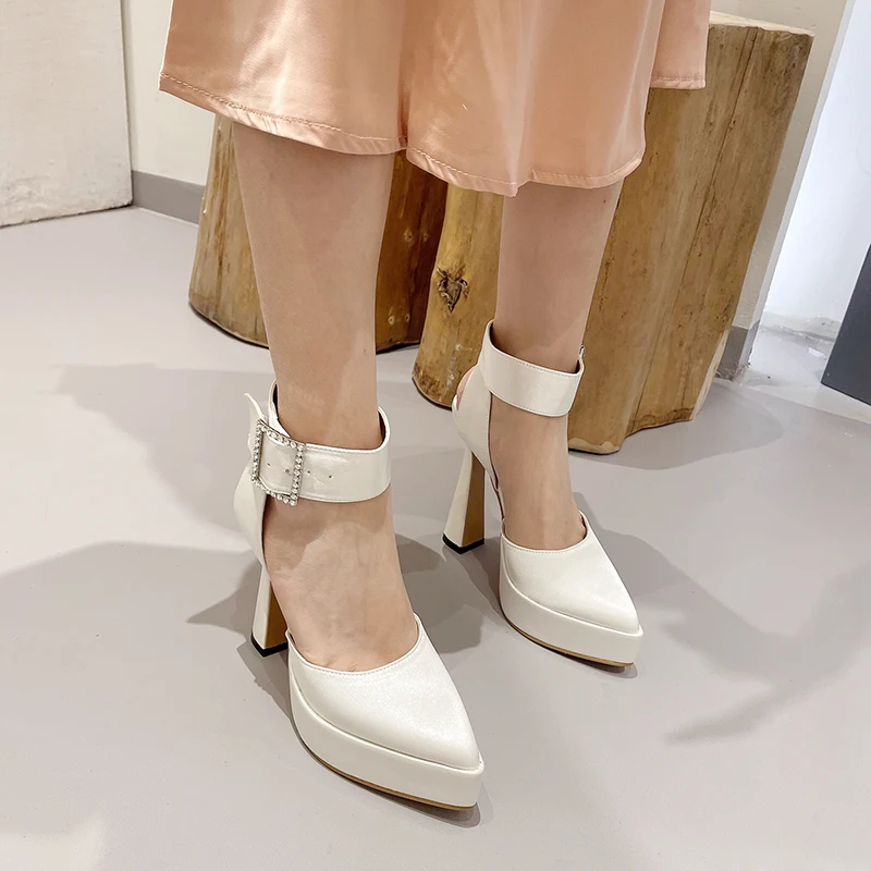 Pointed Platform Silk Rhinestone Square Buckle Women's Sandals Summer 13CM Stiletto High Heels Shoes For Woman Solid Color Sexy
Pointed Platform Silk Rhinestone Square Buckle Women's Sandals Summer 13CM Stiletto High Heels Shoes For Woman Solid Color Sexy