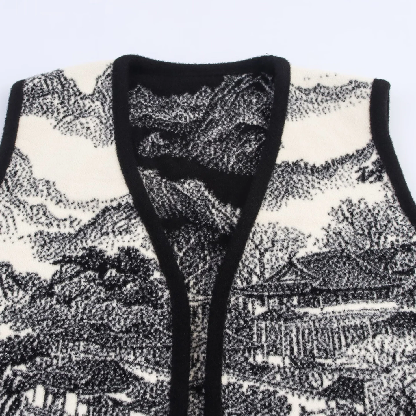 2025 Autumn New Women's Wind-and-Water Ink Pattern V-Ne Knitted Double-Sided Nylon Vest oulder Pad Original Design Chines...
2025 Autumn New Women's Wind-and-Water Ink Pattern V-Ne Knitted Double-Sided Nylon Vest oulder Pad Original Design Chines...