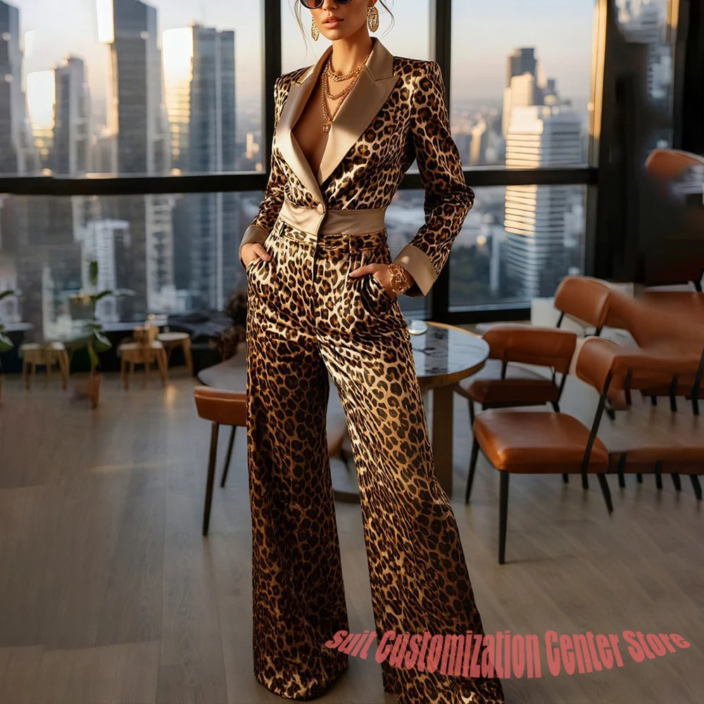 Женский комплект из 2 предметов с леопардовым принтом, роскошный брючный костюм на одной пуговице с остроконечными лацканами, великолепный облегающий наряд
Женский комплект из 2 предметов с леопардовым принтом, роскошный брючный костюм на одной пуговице с остроконечными лацканами, великолепный облегающий наряд