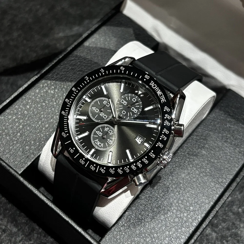New High-End Luxury Men's Quartz Watch Sports Speed Chronograph Sapphire Glass Waterproof Silicone Strap Business Watch Calendar Clock
New High-End Luxury Men's Quartz Watch Sports Speed Chronograph Sapphire Glass Waterproof Silicone Strap Business Watch Calendar Clock