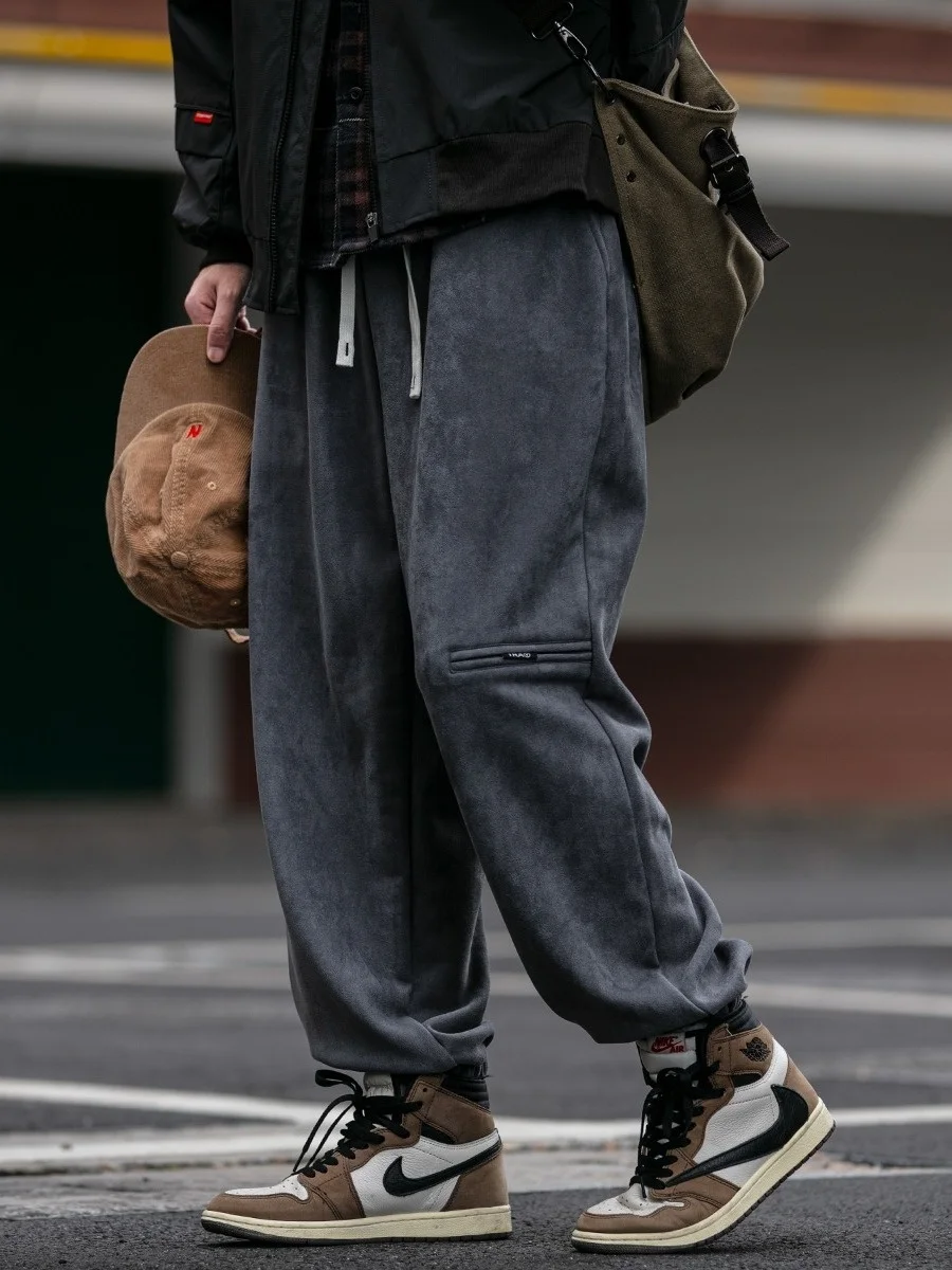 Men's Loose Casual Leather Velvet Work Pants Autumn Winter New Style Small Footed Sports Harlan Trousers Trendy Loose Fit
Men's Loose Casual Leather Velvet Work Pants Autumn Winter New Style Small Footed Sports Harlan Trousers Trendy Loose Fit