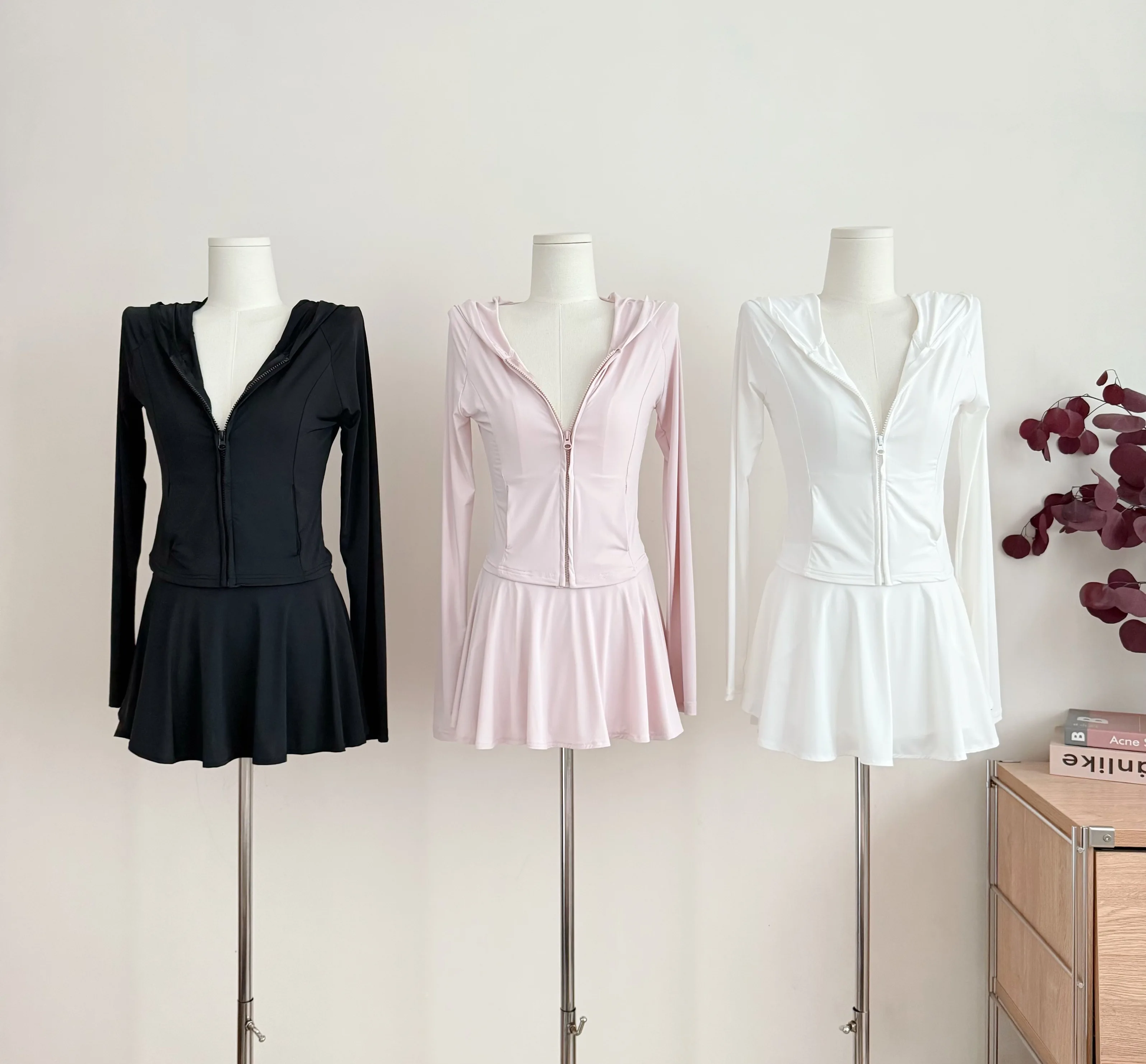 2024 Summer Y2K UV Protection Hooded Skirt Set UPF50+Tennis Core Aesthetic Two Piece Outfit TikTok Viral Cottagecore Street f107
2024 Summer Y2K UV Protection Hooded Skirt Set UPF50+Tennis Core Aesthetic Two Piece Outfit TikTok Viral Cottagecore Street f107