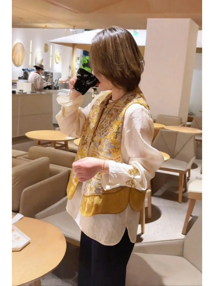New Chinese Style Embroidered Women's Vest Spring 2026 Fashionable Outerwear Breathable V-Neck Short Length Plant Floral Pattern
New Chinese Style Embroidered Women's Vest Spring 2026 Fashionable Outerwear Breathable V-Neck Short Length Plant Floral Pattern