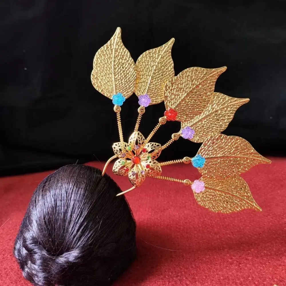 Vintage Gold Thai Metal Leaves Hairpin Rhinestone Yunnan Dai Style Thai Hair Sticks Headdress Crystal U-shaped Hair Fork Wedding
Vintage Gold Thai Metal Leaves Hairpin Rhinestone Yunnan Dai Style Thai Hair Sticks Headdress Crystal U-shaped Hair Fork Wedding