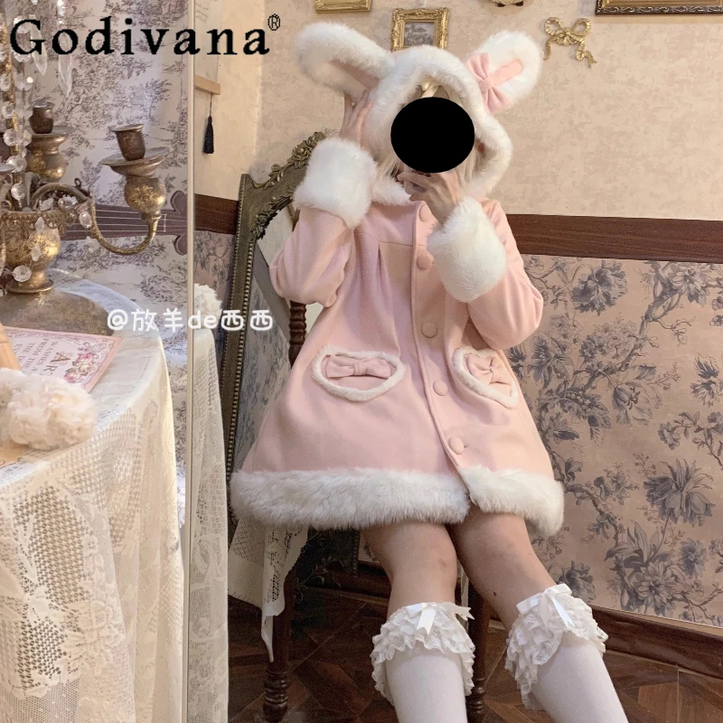 Original Japanese Lolita Soft Girls Kawaii Pink Woolen Jacket Winter 2025 Women's Warm Fleece Sweet Cute Rabbit Ears Hooded Coat
Original Japanese Lolita Soft Girls Kawaii Pink Woolen Jacket Winter 2025 Women's Warm Fleece Sweet Cute Rabbit Ears Hooded Coat