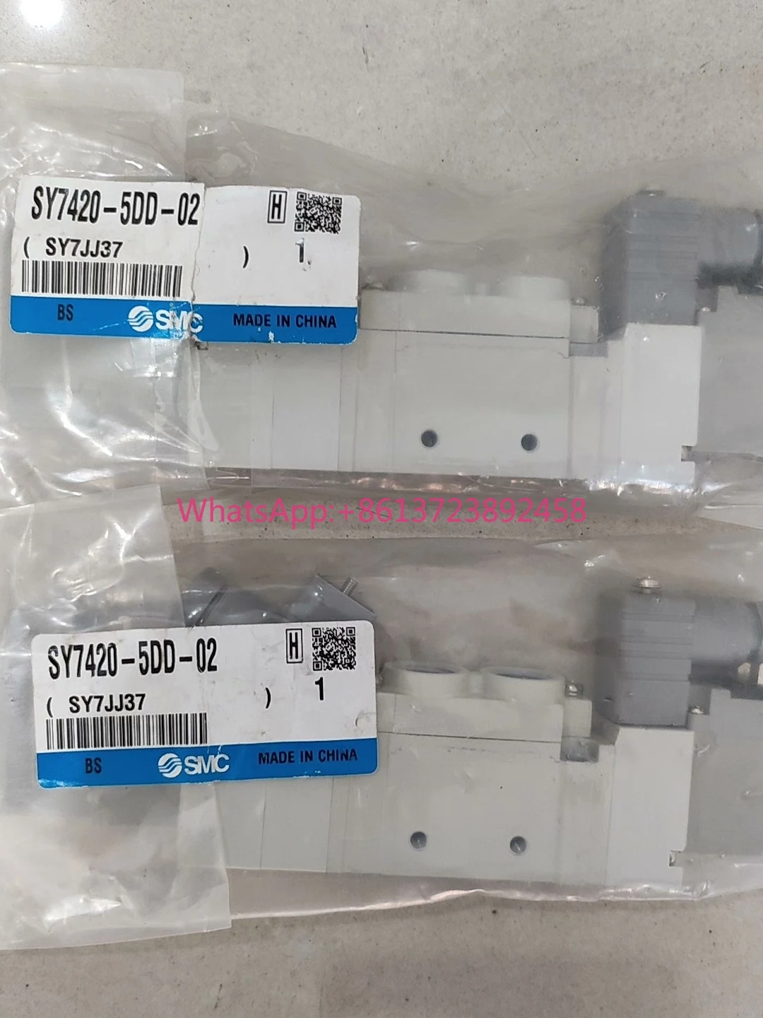 SMC new solenoid valve with packaging SY7420-5DD-02
SMC new solenoid valve with packaging SY7420-5DD-02