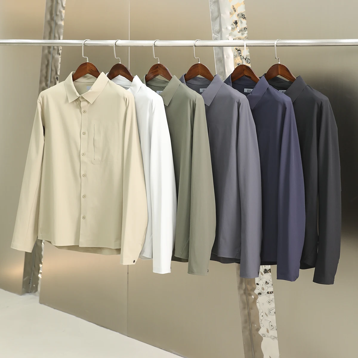 Мужская повседневная рубашка с длинным рукавом, однотонная, дышащая, из полиэфирного волокна, приталенного кроя, для весны и осени
Мужская повседневная рубашка с длинным рукавом, однотонная, дышащая, из полиэфирного волокна, приталенного кроя, для весны и осени