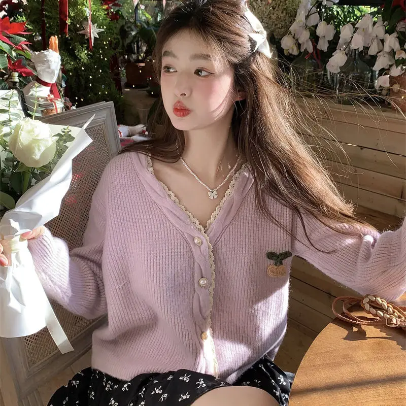 V-neck Lace Knitting Cardigan Women Autumn Winter Fashion Trend Solid Color Sweater Coat Sweet Cute All-match Knitwear Tops
V-neck Lace Knitting Cardigan Women Autumn Winter Fashion Trend Solid Color Sweater Coat Sweet Cute All-match Knitwear Tops