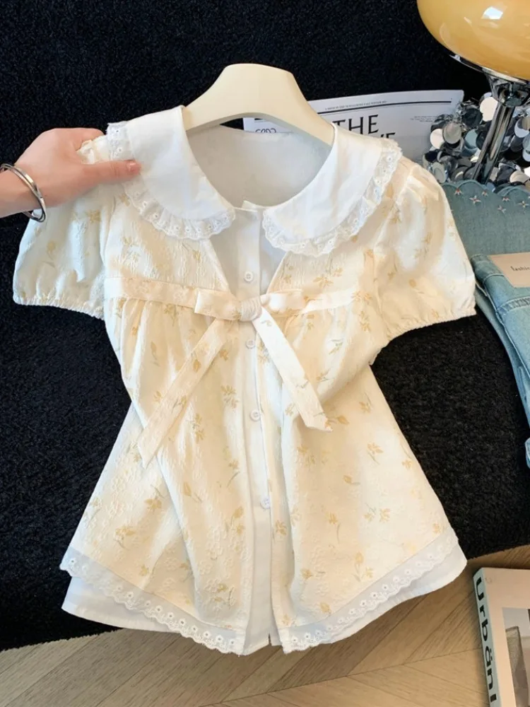 Summer Elegant Floral Print Short Sleeve Doll Shirt Women's Fashion Sweet Style Hollow out Lace Trim Top Yellow Polka Dot Blouse
Summer Elegant Floral Print Short Sleeve Doll Shirt Women's Fashion Sweet Style Hollow out Lace Trim Top Yellow Polka Dot Blouse