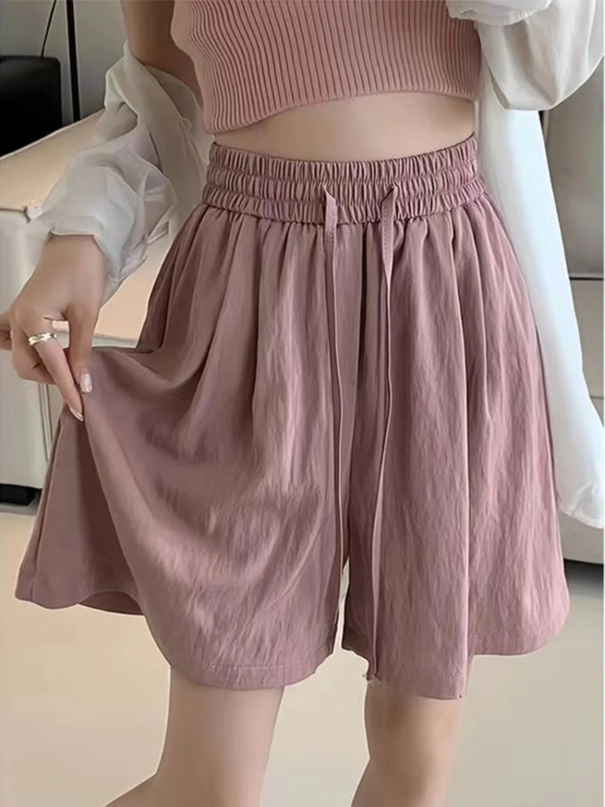 Ice Silk Five-Quarter Pants Women's Summer Thin Outerwear Small Size Elastic Waist Loose Slimming Casual Wide Leg Sport Shorts
Ice Silk Five-Quarter Pants Women's Summer Thin Outerwear Small Size Elastic Waist Loose Slimming Casual Wide Leg Sport Shorts