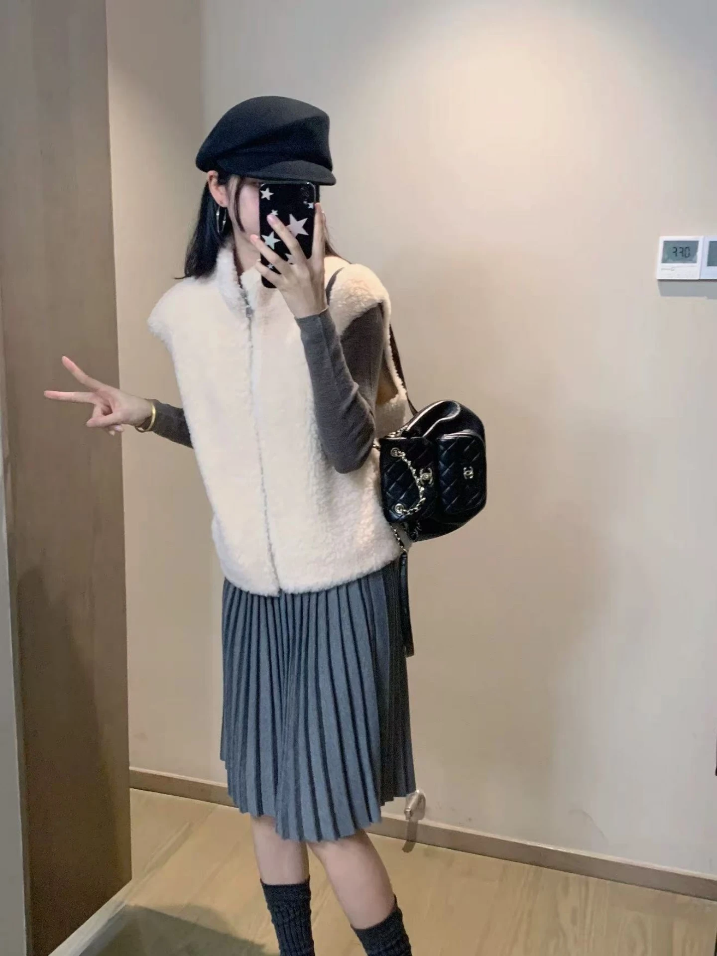 Женский жилет из искусственного меха под овчину с воротником-стойкой, универсальная верхняя одежда на молнии, приталенный крой, весна-лето
Женский жилет из искусственного меха под овчину с воротником-стойкой, универсальная верхняя одежда на молнии, приталенный крой, весна-лето