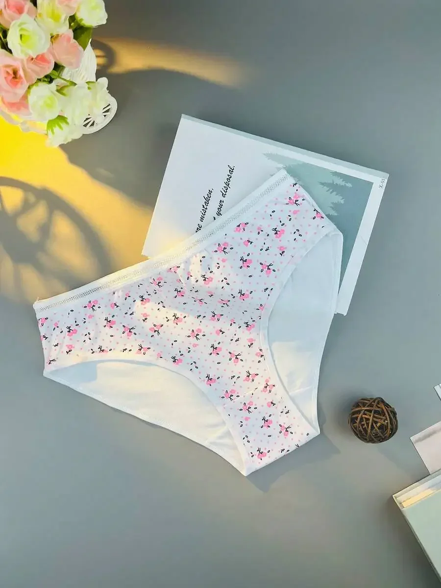 6-Pack Womens Mid-Waist Briefs With Floral Print Soft Breathable Cotton Blend Underwear
6-Pack Womens Mid-Waist Briefs With Floral Print Soft Breathable Cotton Blend Underwear