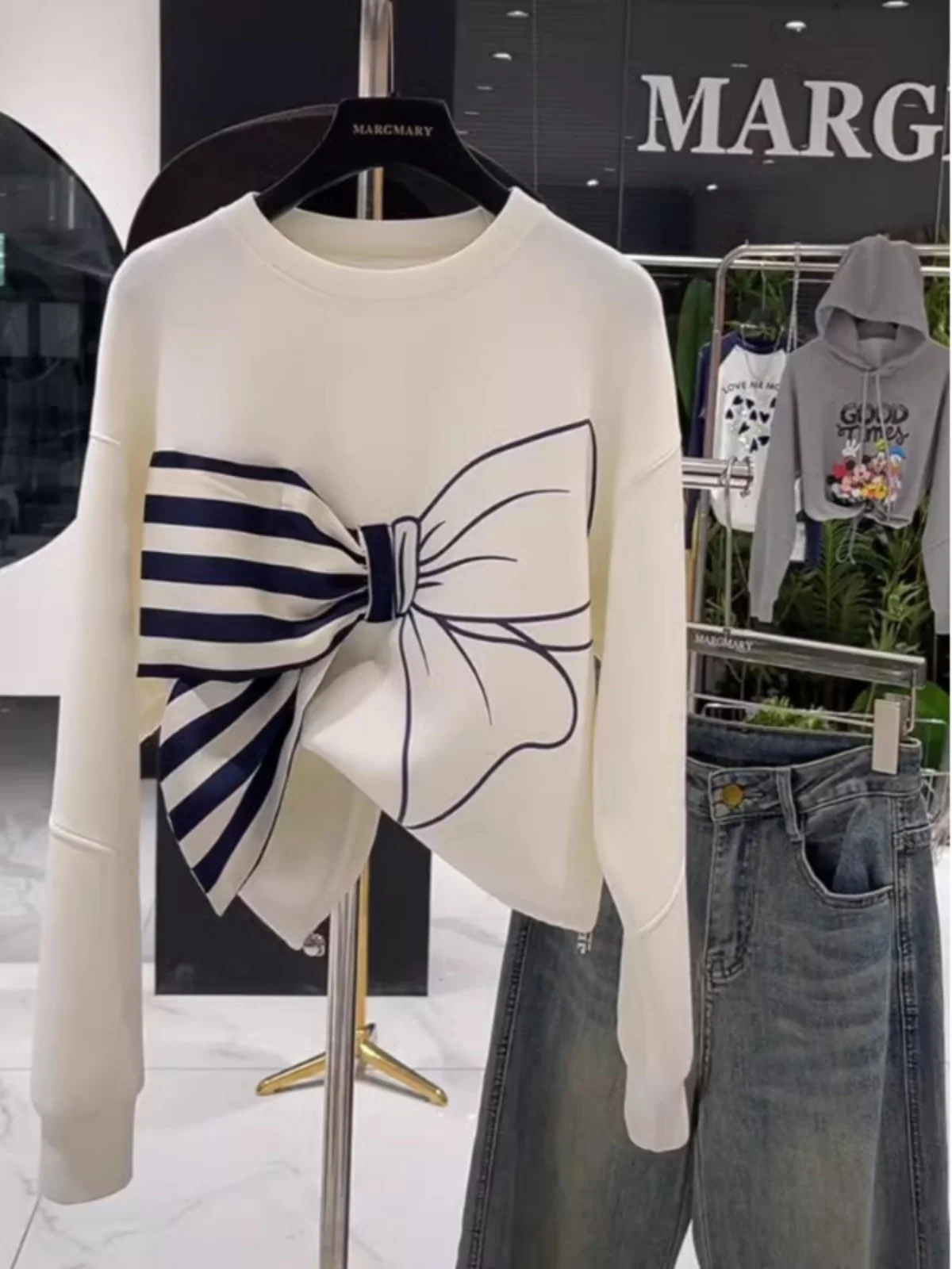 plus Size Women's Long Sleeve Hoodie round Neck Pullover 3D Knot Design Loose Slimming Spring Top Korean Style
plus Size Women's Long Sleeve Hoodie round Neck Pullover 3D Knot Design Loose Slimming Spring Top Korean Style