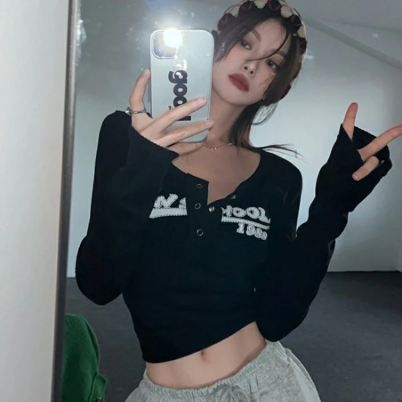 T-Shirts Women Button Printed Slim Fit Korean Fashion Sweet Spicy Girls Streetwear Long Sleeve Tops All-match Cozy Casual Spring
T-Shirts Women Button Printed Slim Fit Korean Fashion Sweet Spicy Girls Streetwear Long Sleeve Tops All-match Cozy Casual Spring